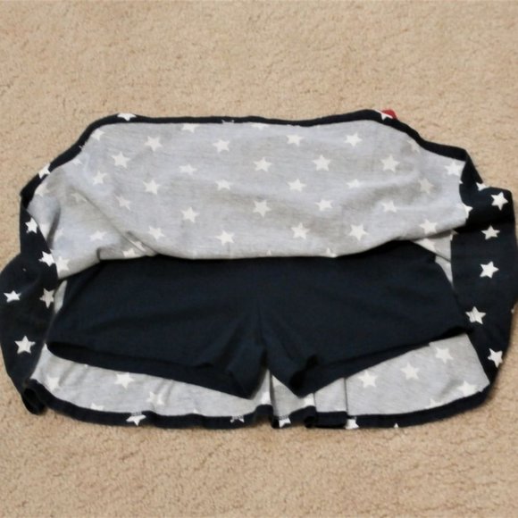 PLACE SKIRT WITH BUILT-IN SHORTS Size Large 10/12 - Like New! - Picture 2 of 3